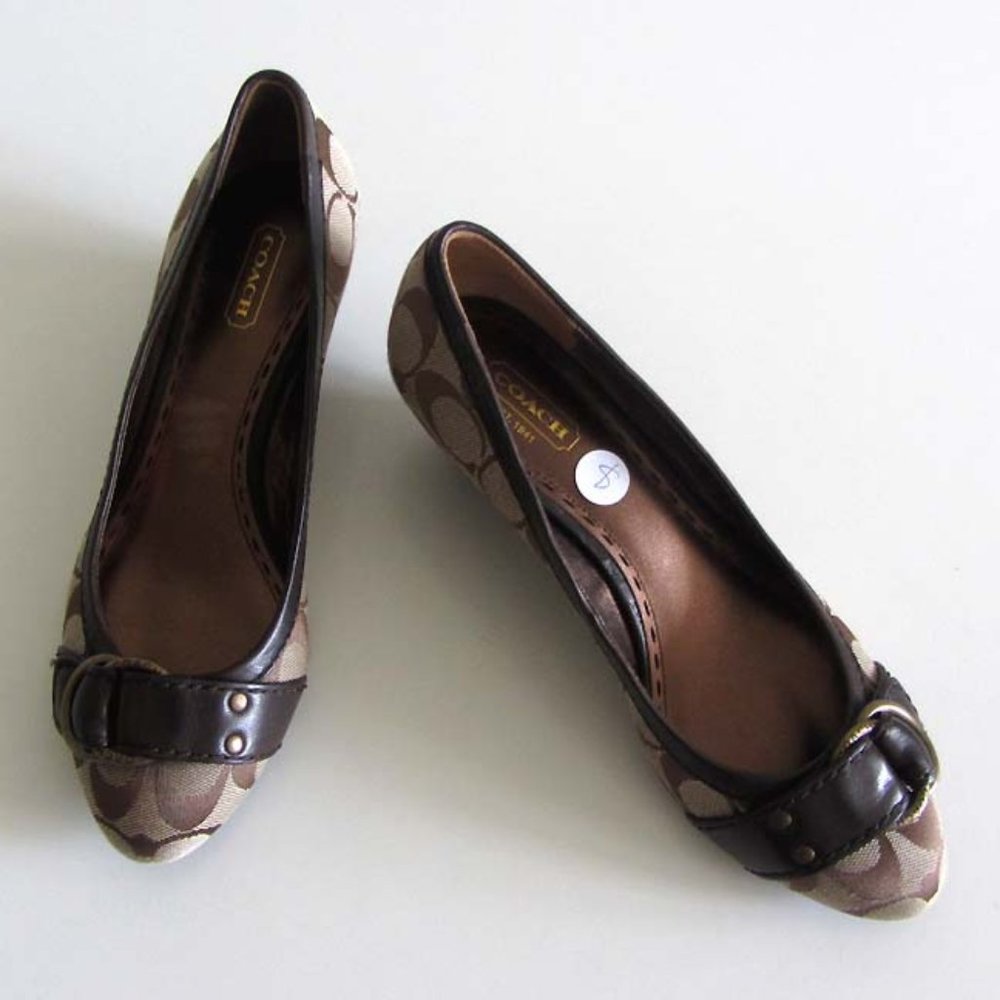 new COACH Millie monogram fabric buckle wedge 8 B - Picture 3 of 7